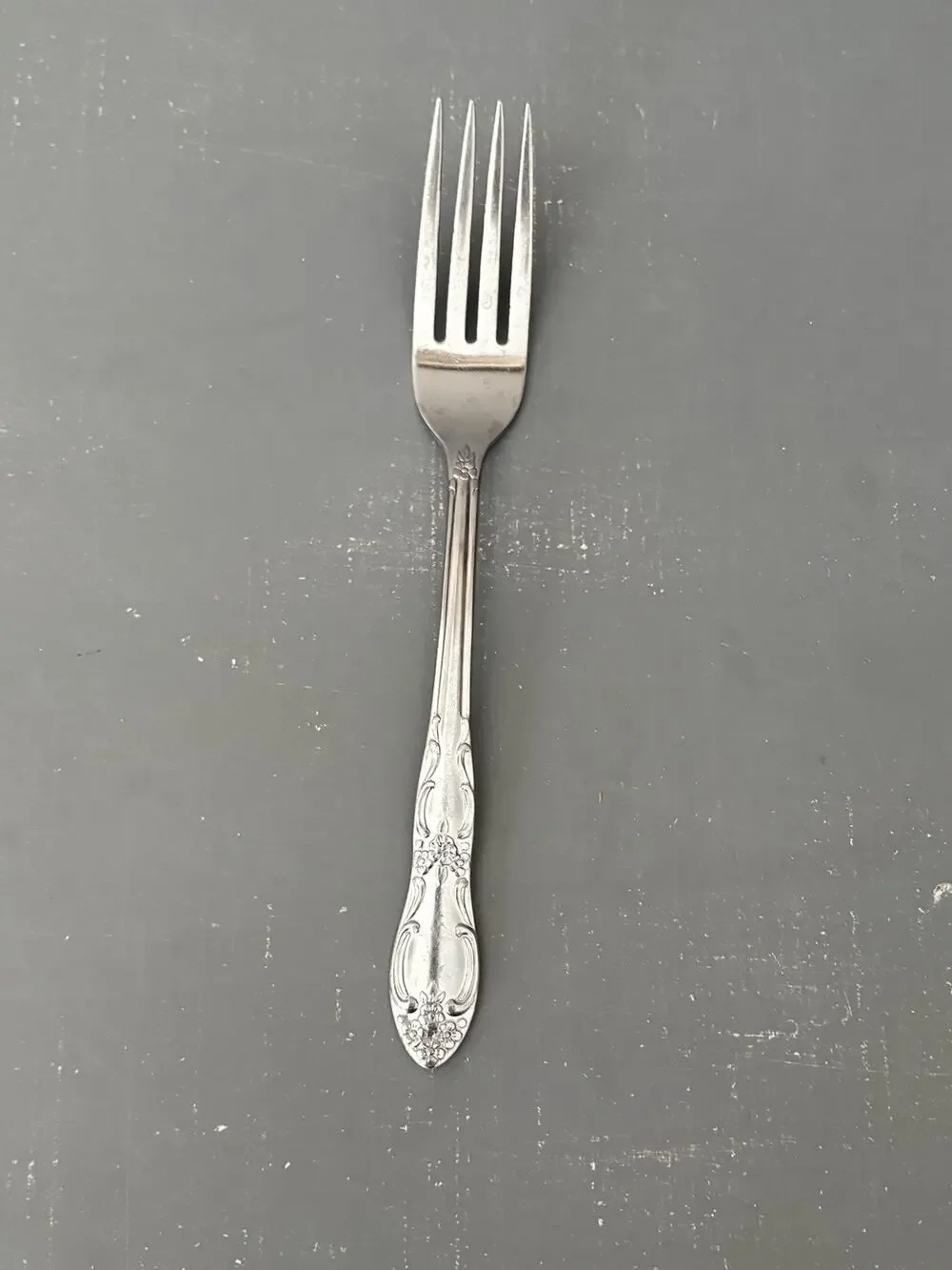 Oneida VENUS Stainless Flatware Dinner Fork Oneidacraft Floral Scroll Pattern